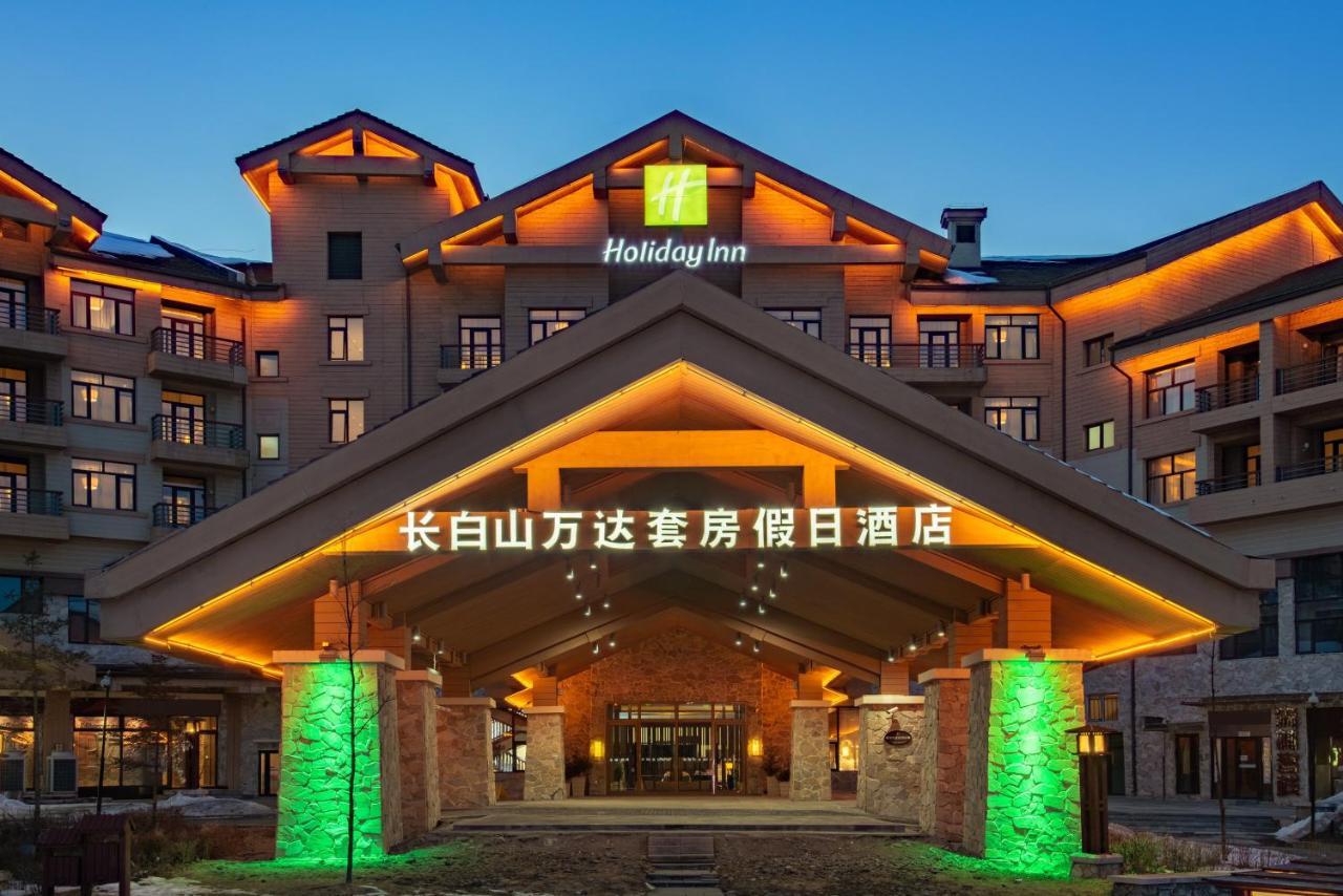 长白山万达套房假日酒店 抚松县 外观 照片